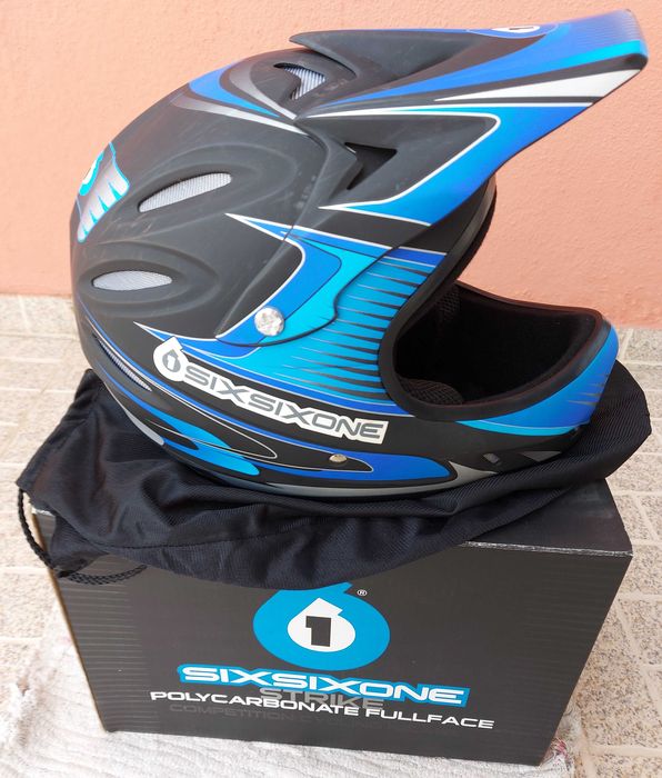 Capacete SixSixOne