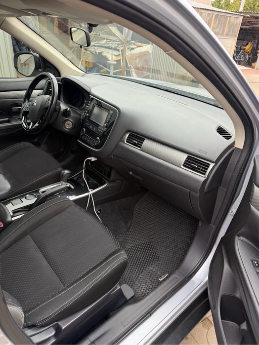 Продам Mitsubishi Outlander