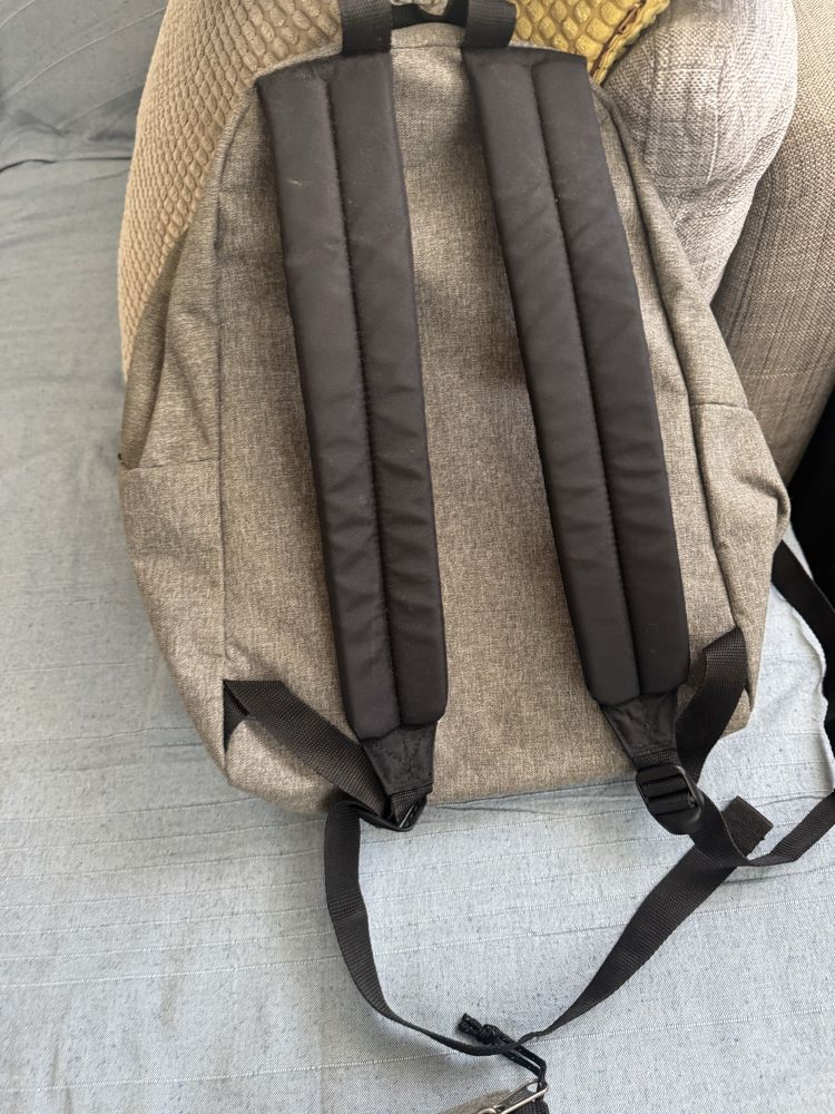 Mochila e estojo
