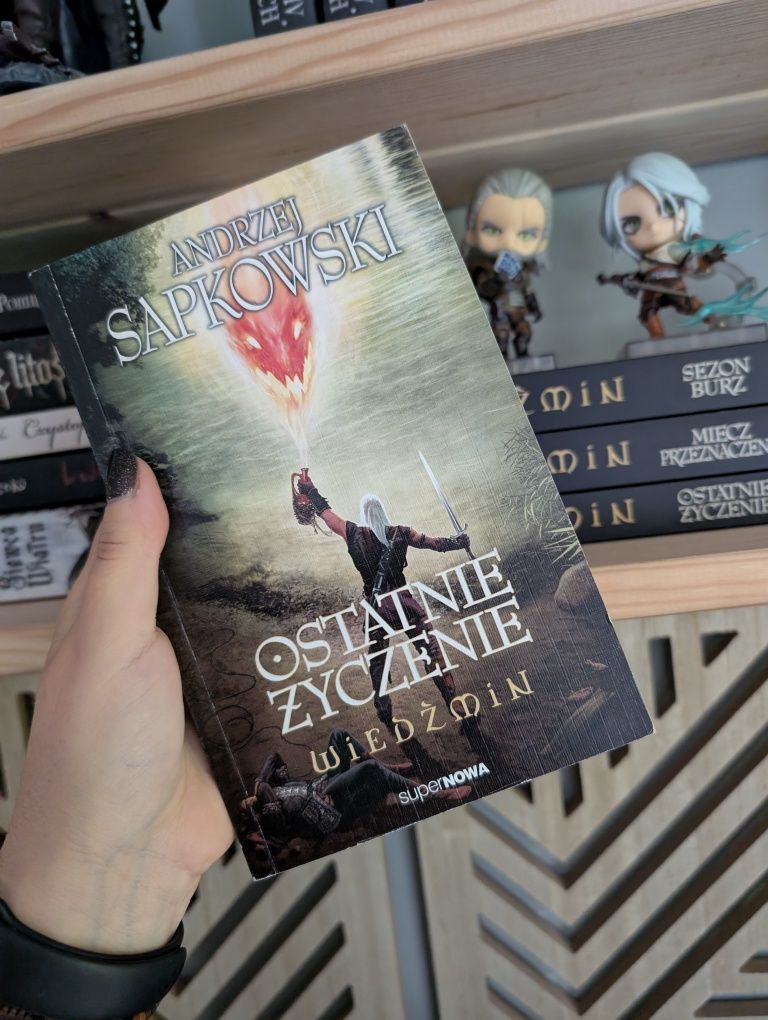 Książka Wiedzmin Ostatnie Życzenie opowiadanie wiedźmin Witcher