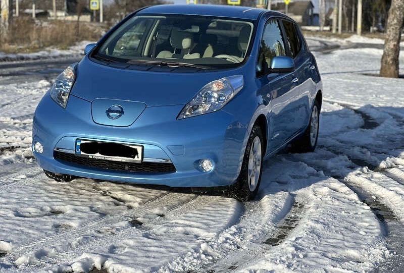 Файний Nissan Leaf 2011. Кожен день на ходу