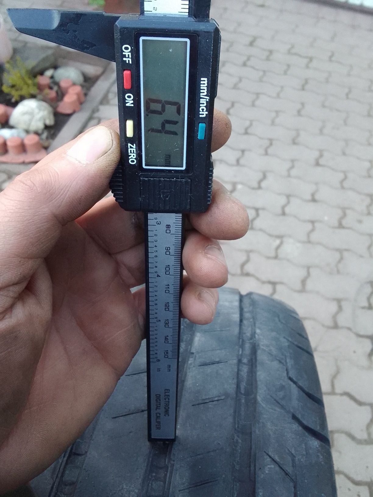 Cena za 4 Opony letnie 225/75r16C CONTINENTAL 6.5mm