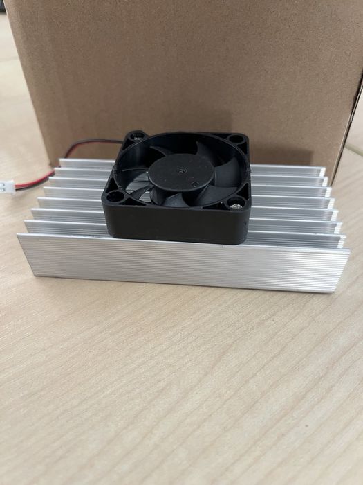 Радіатор з кулером охолодження