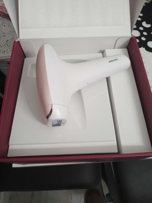 Philips Lumea OPL Hair Removal  7000