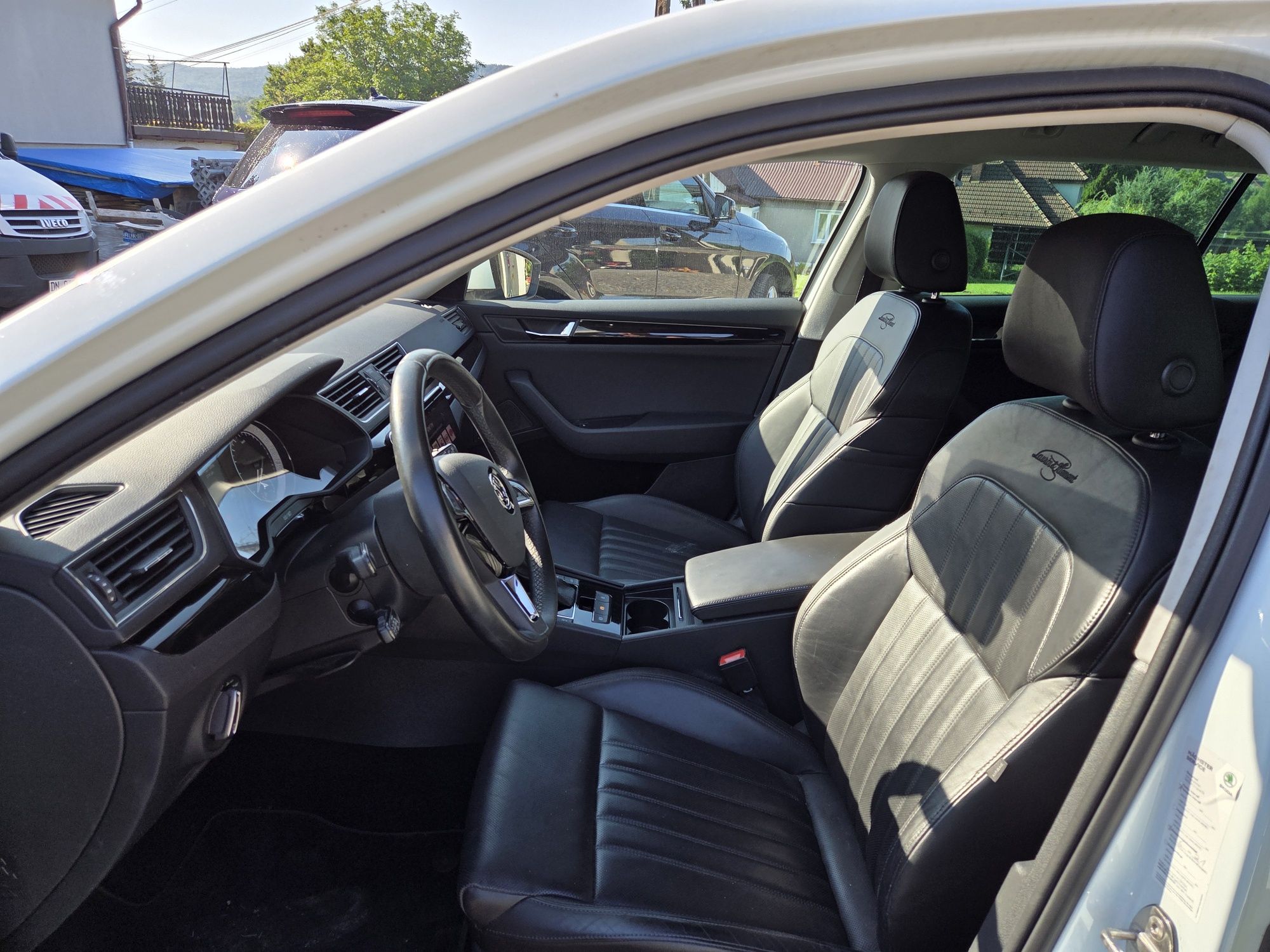 Skoda Superb 3V Kombi L&K 4x4 webasto