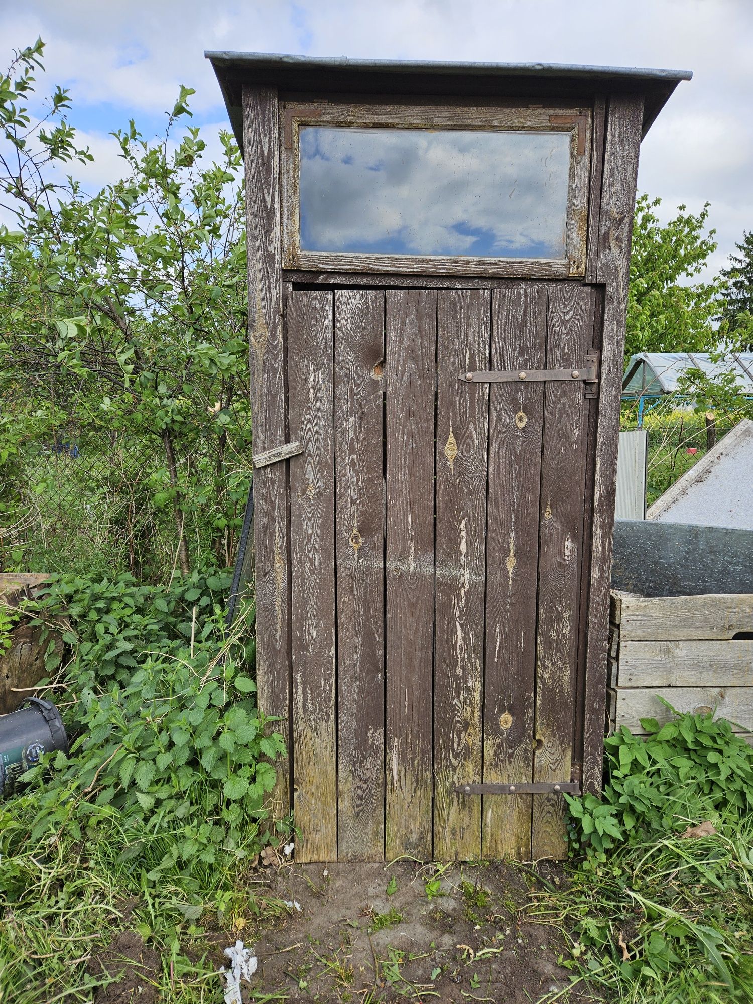 Drewniana toaleta