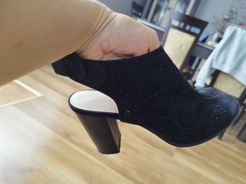 Buty w rozmiarze 39 Firma Jenny Fairy