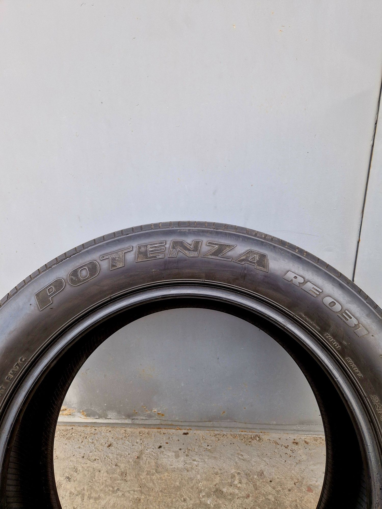 Резина Bridgestone 235/55/18 4 шт.