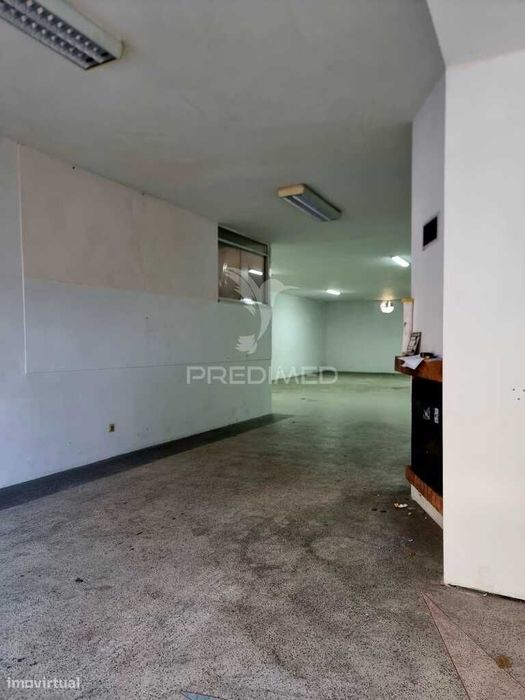 Armazém para venda no Salgueiral - 185m2