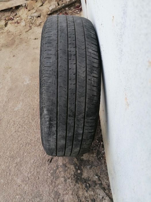 Продам резину  гудиер 225.65.17 на ниссан рог, рав 4...
