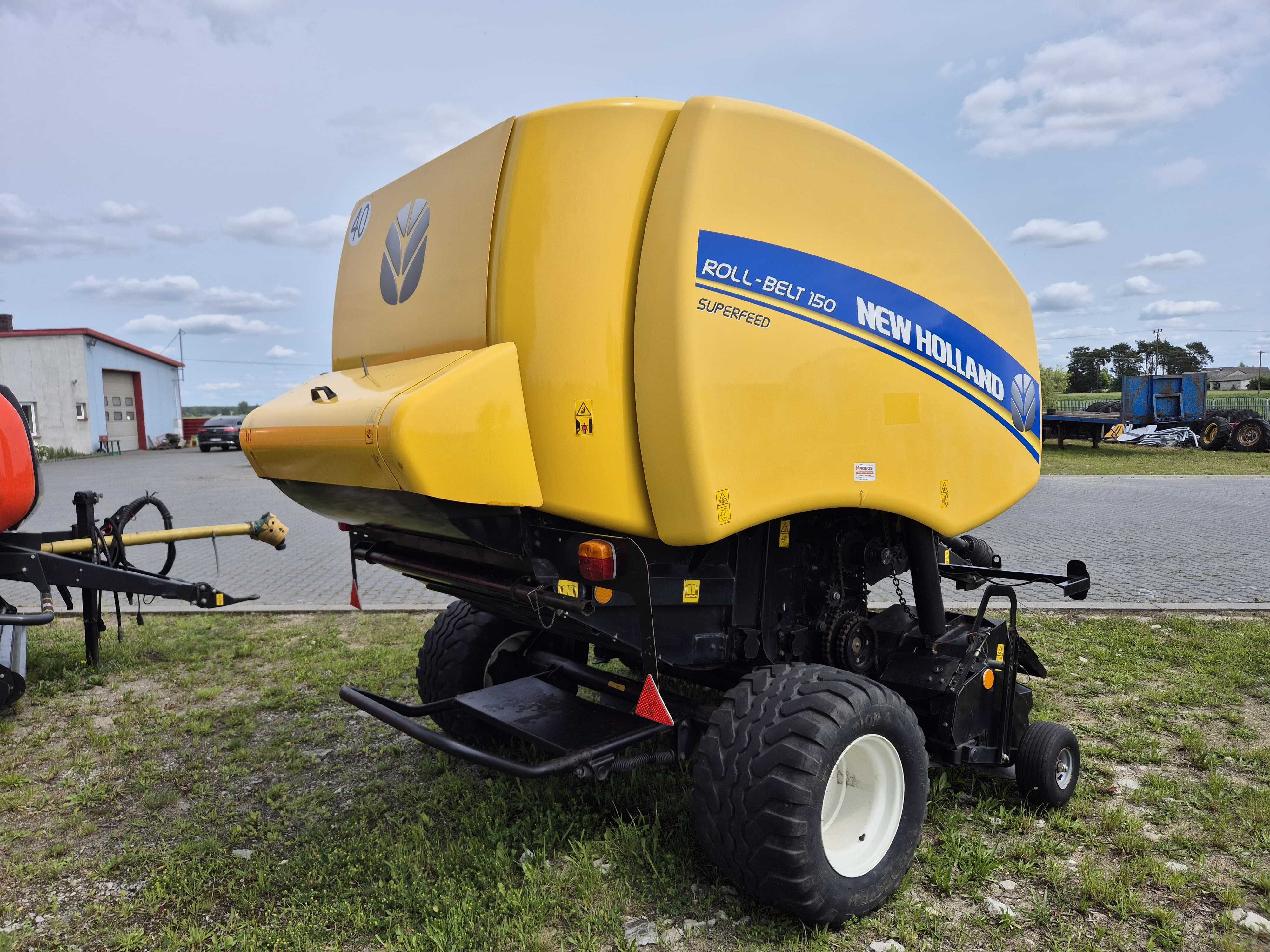 New Holland RollBelt 150 SUPERFEED