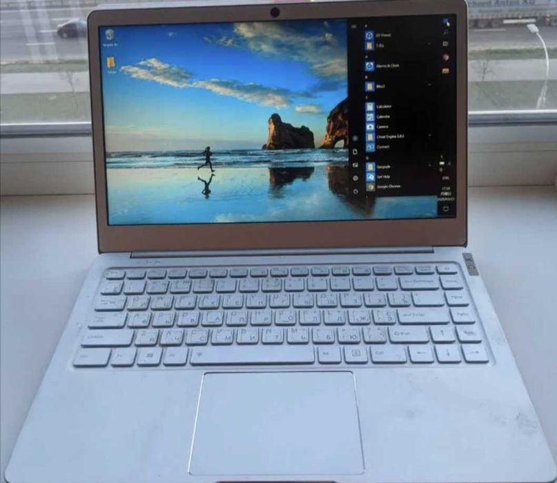 Продам Ezbook X4.