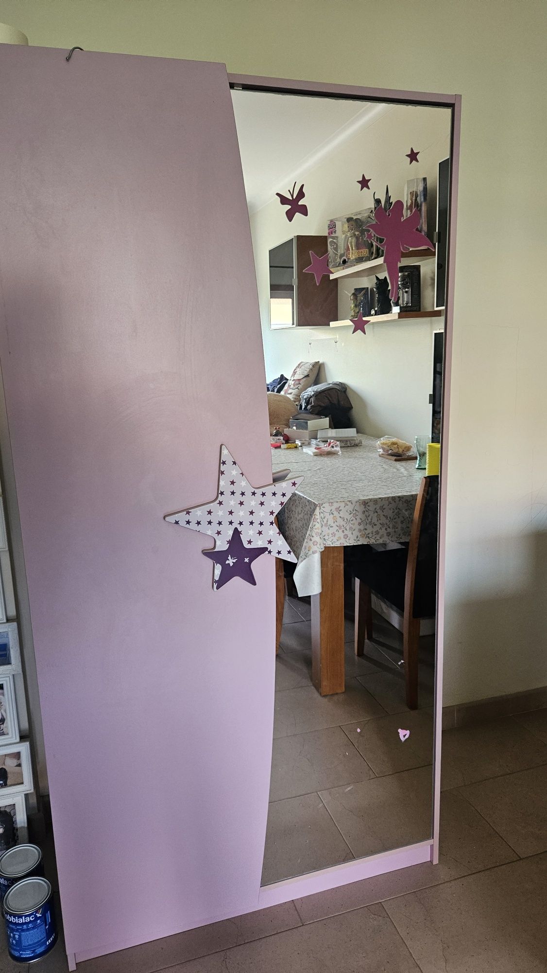 Roupeiro com estrelas e fada