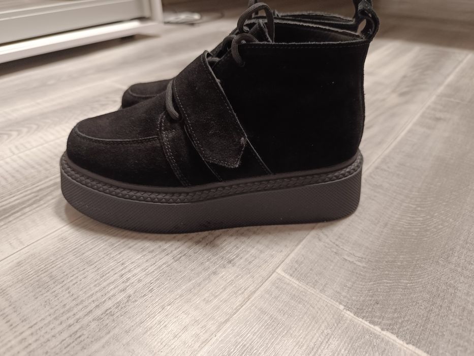 Ботинки натуральний замш чорні