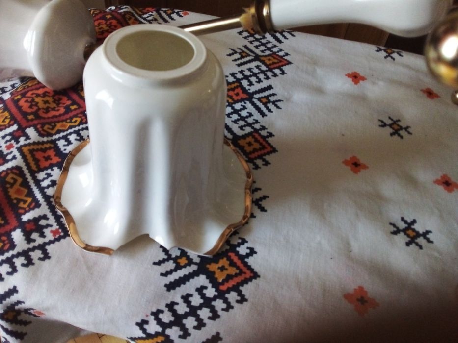 Люстра порцелянова