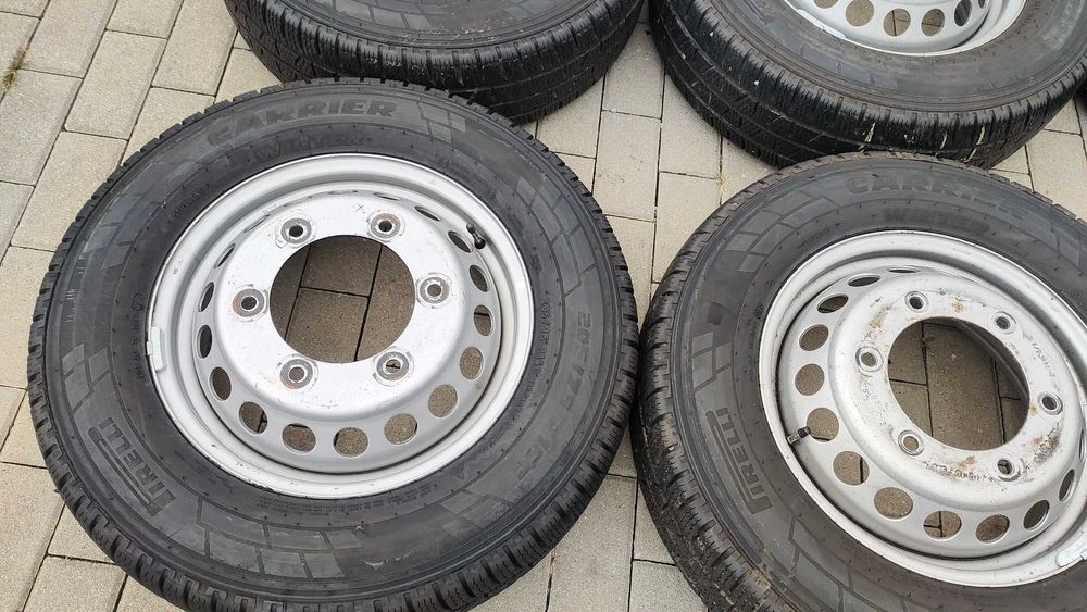 Koła Zimowe Sprinter Bliźniak 205/75/16C Pirelli 6x205  Ładne 8,5mm