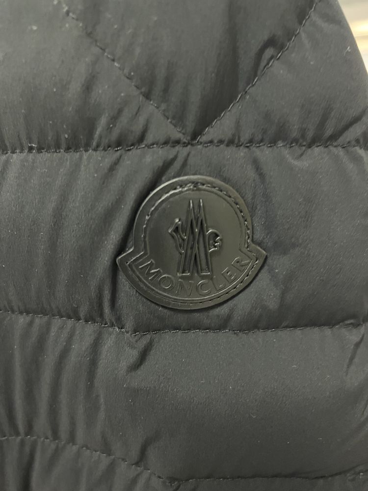 Casaco Preto de Luxo da Moncler S/M