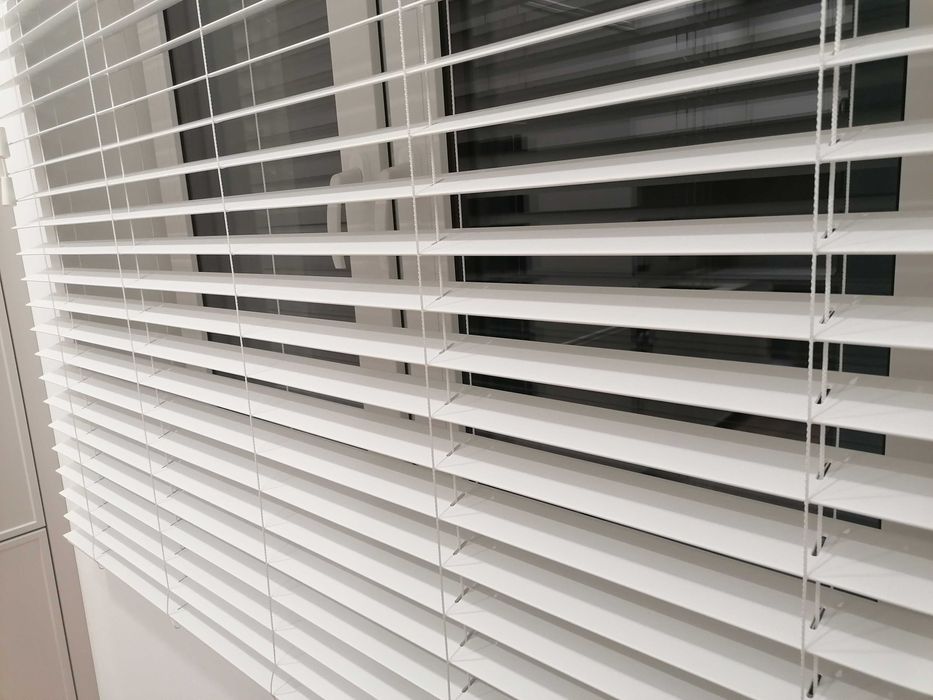 Żaluzja biała 144x175 nowa