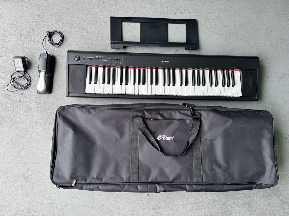 Teclado Yamaha Piaggero NP-12 como novo com acessorios
