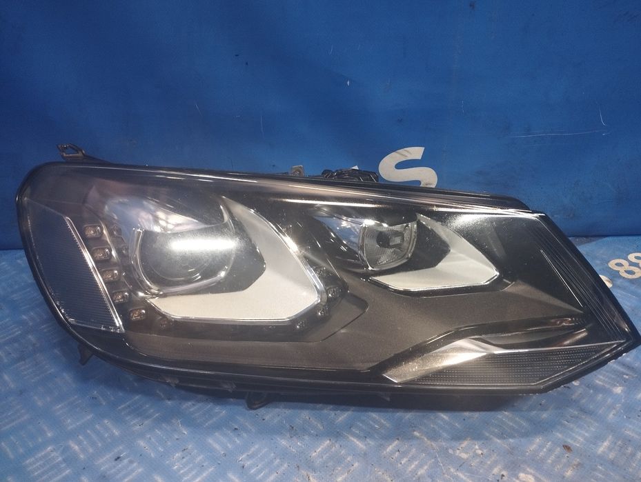 Фара передня права Touareg NF Туарег НФ Передняя правая Розборка