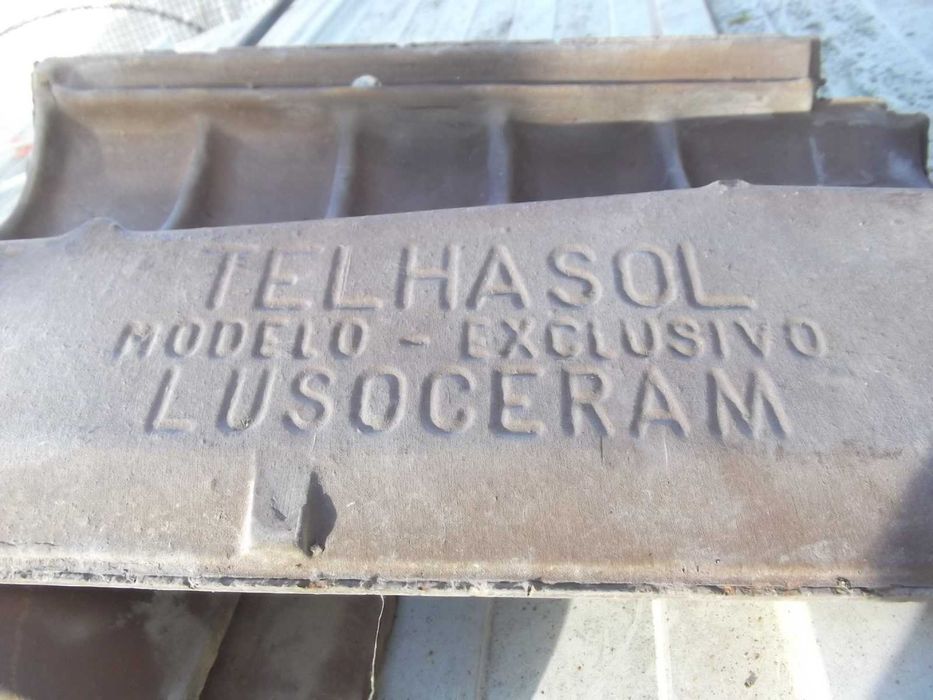 Telhas Sol modelo exclusivo Luso Ceram únicas quatro unidades