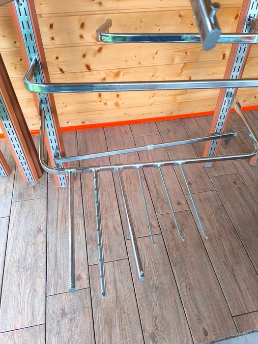 Wieszaki, wyposażenie sklepu