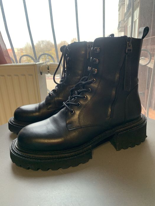 Продам женские кожаные ботинки.Торг