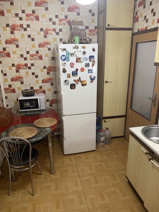 Здається 2 кімнатна квартира на Макулані .