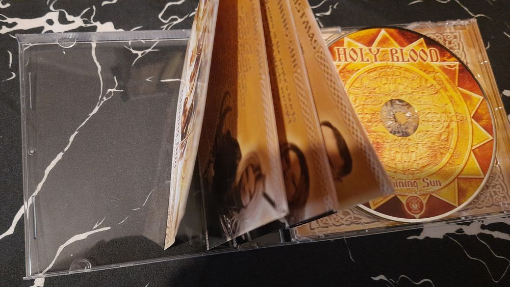 CD HOLY BLOOD - Shining Sun (2010)