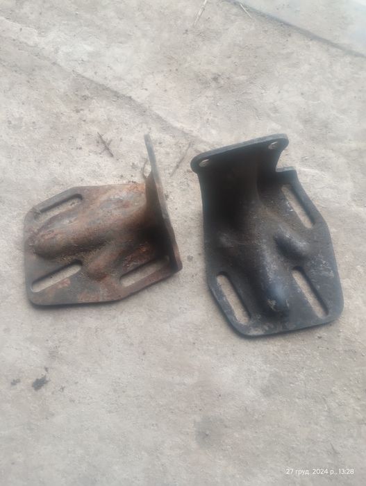 Кронштейн насоса гидроусилителя ЗИЛ.