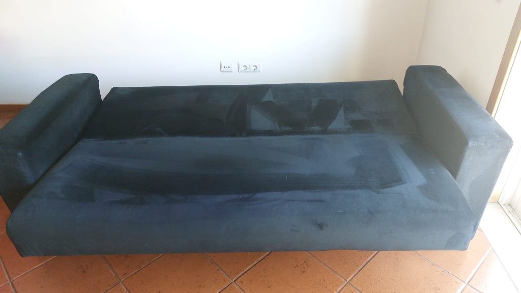 Vendo sofá cama forrado recentemente