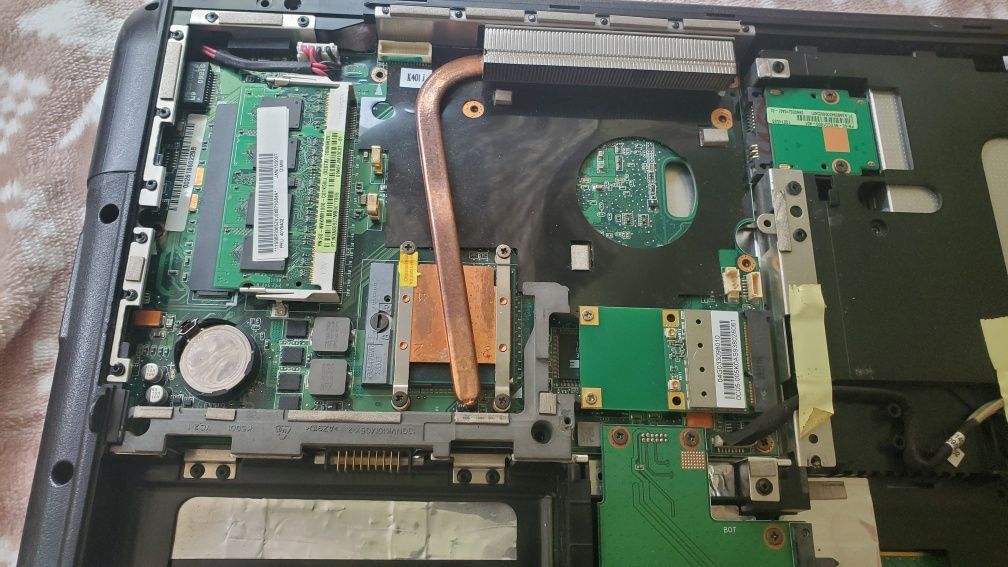 Laptop Asus K50IJ – na części, sprawna matryca, RAM, obudowa