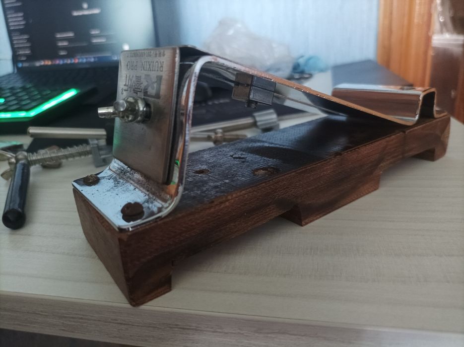 Точилка для ножей Ruixin с 4 камнями