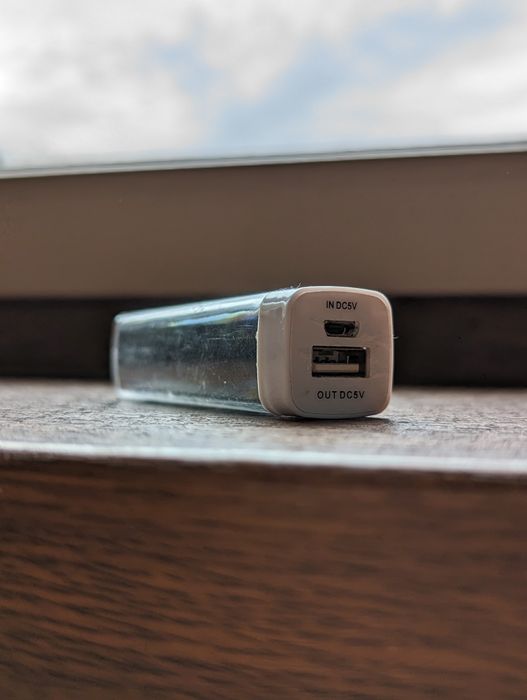 Powerbank LED ok. 4000mah + KABEL