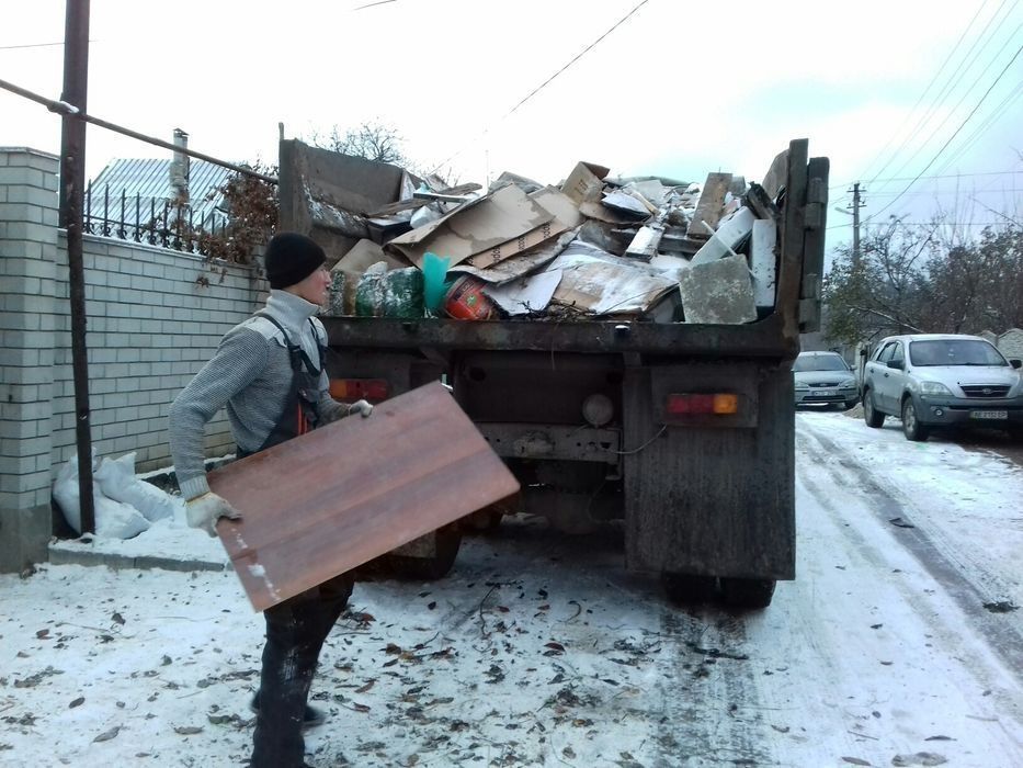 Вывоз строительного мусора. Грузоперевозки по Киеву и области.