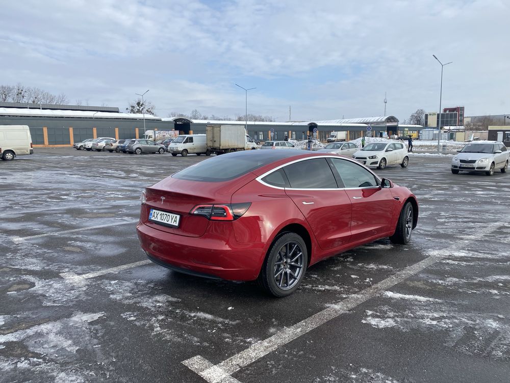 Продам  Tesla Model 3