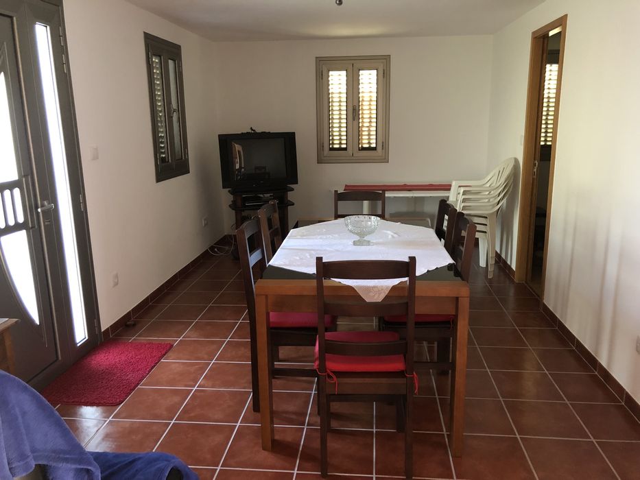 Quinta com duas casas com árvores de fruto