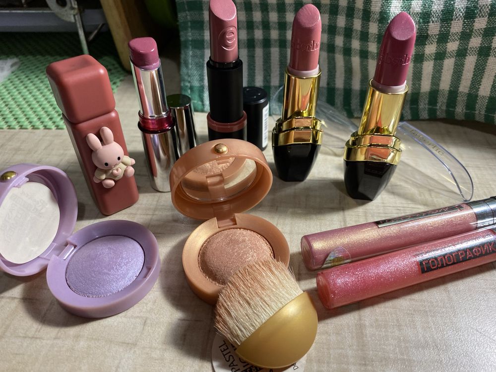 Продам лот косметики