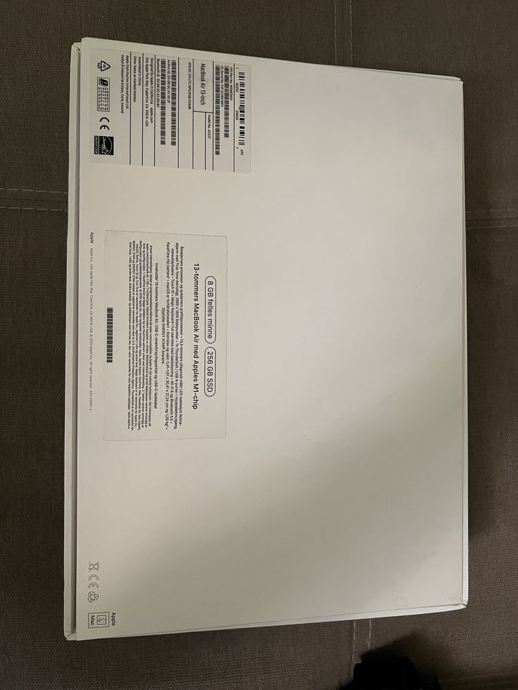MACBOOK AIR M1 8gb ,256ssd