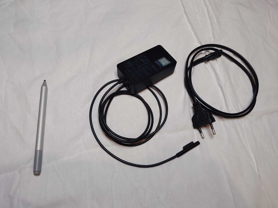 Microsoft Surface Pro 7 (i5, 8GB RAM, 128GB SSD) + Oryginalny Rysik!