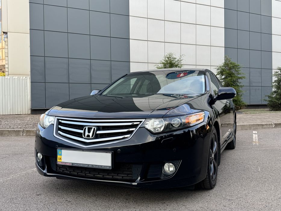 Honda Accord 8  2.4  2008 г.  201 л.с.