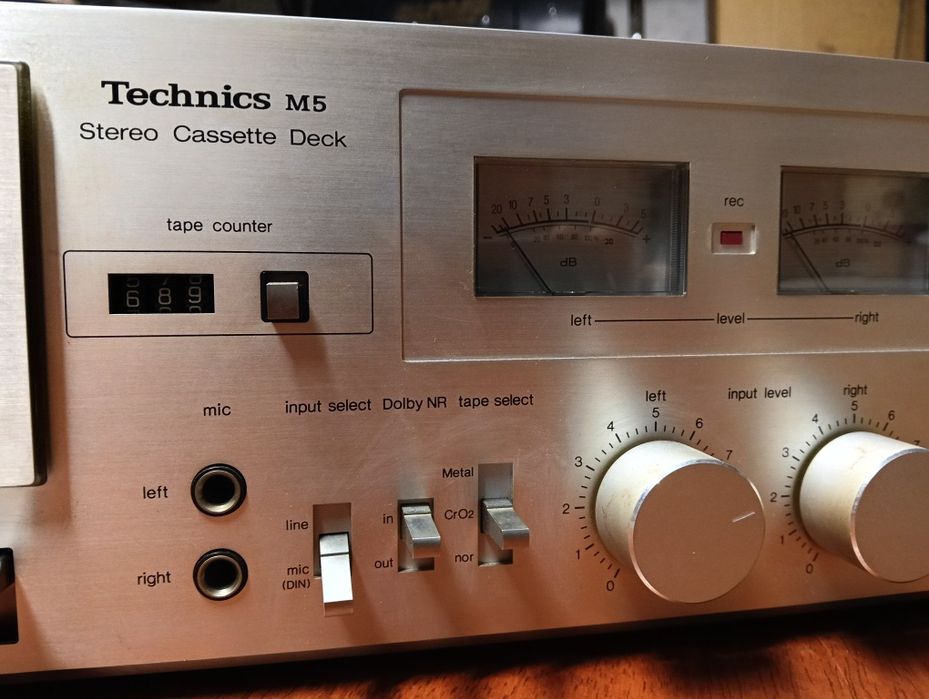 Witam sprzedam magnetofon technixs