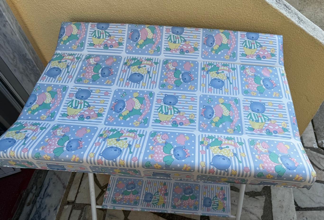 Muda fraldas para bebé/criança.