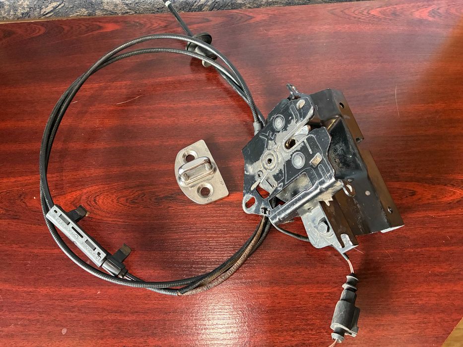 Замок капота в сборе Шкода суперб 1-2