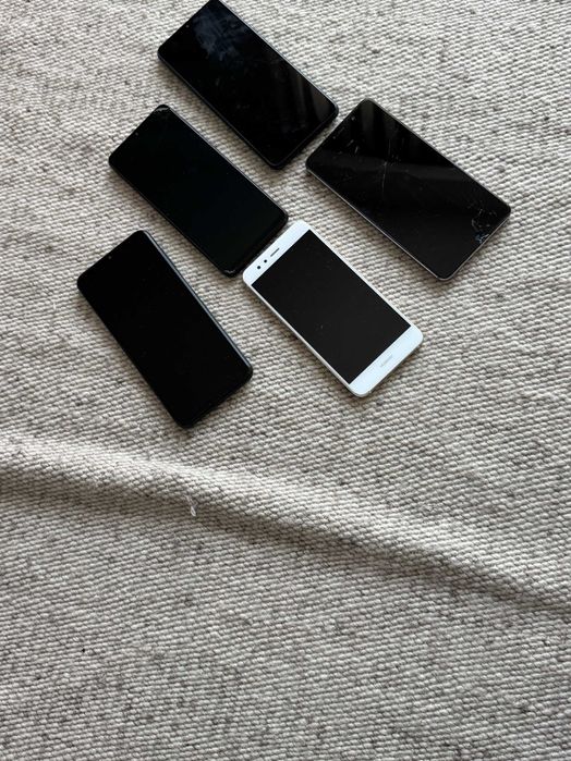 5 telemóveis estragados