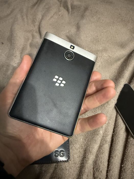 Blackberry Passport Silver Q30