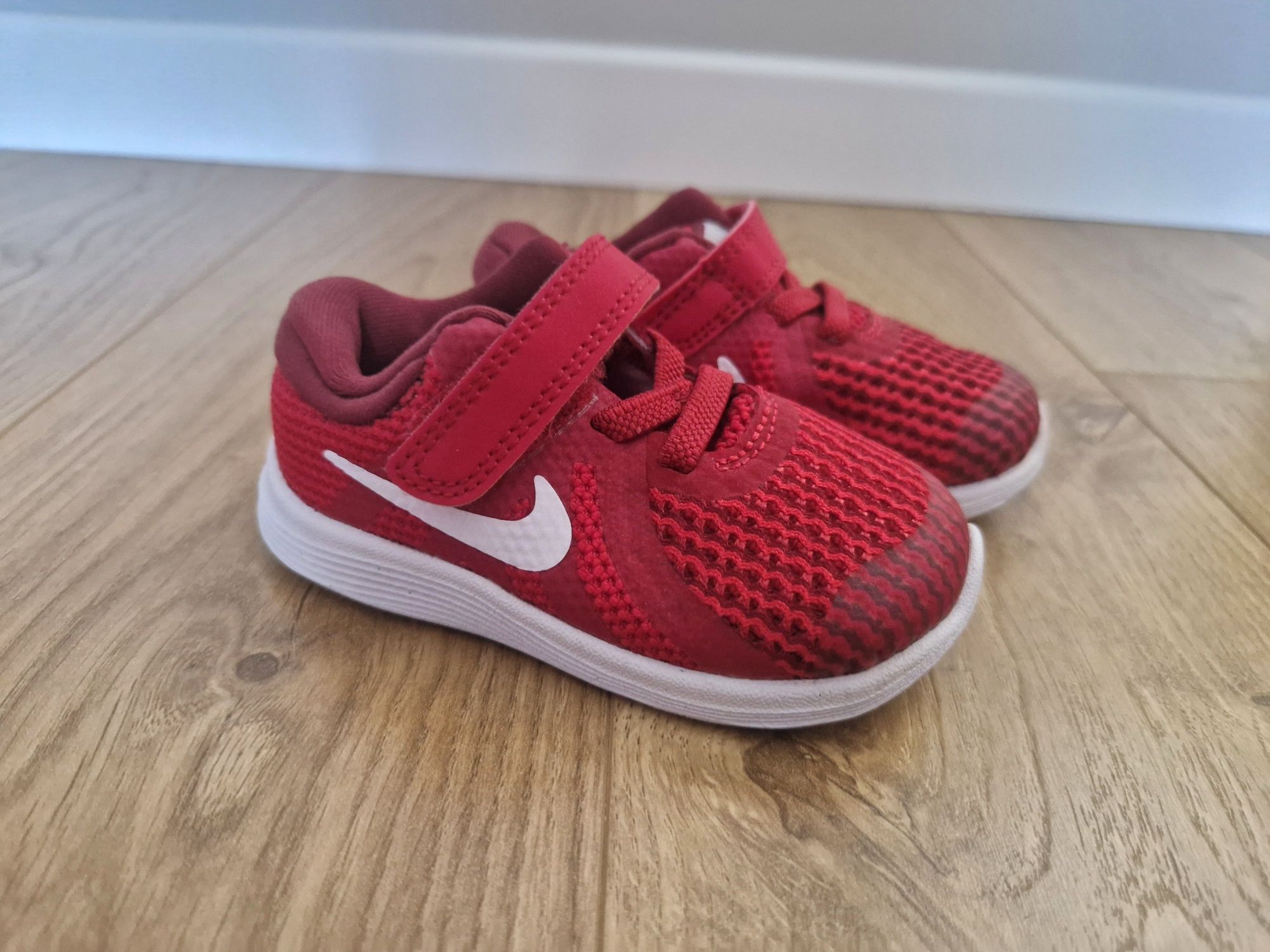Adidas buty dla dziewczynki, chłopca czerwone nike roz. 21 Nowe