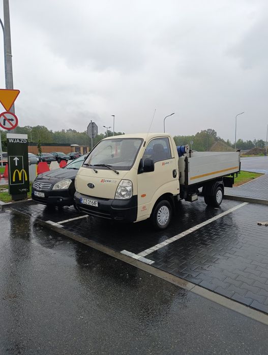 Mała wąska wywrotka Suchy Beton Piach Ziemia Kruszywa Drzewo Transport