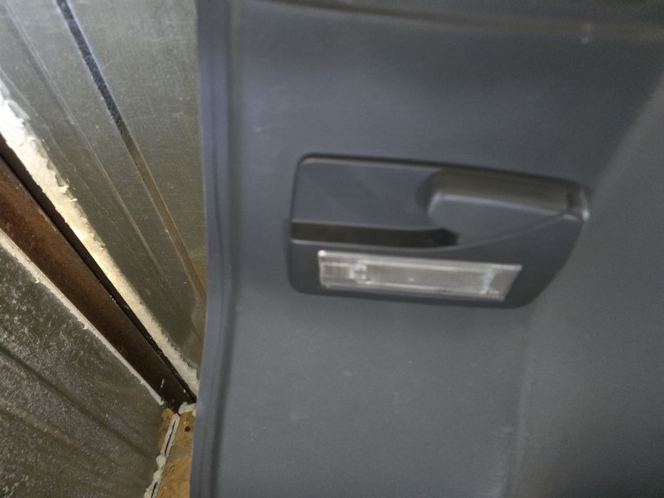 Boczek tapicerka lewy środek VW T5 T6 multivan