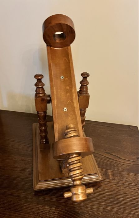 Suporte decorativo de garrafa